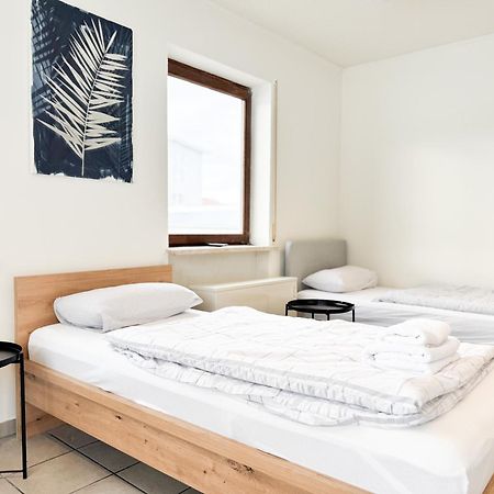 Modern Living Studios Karlsbad Ngoại thất bức ảnh