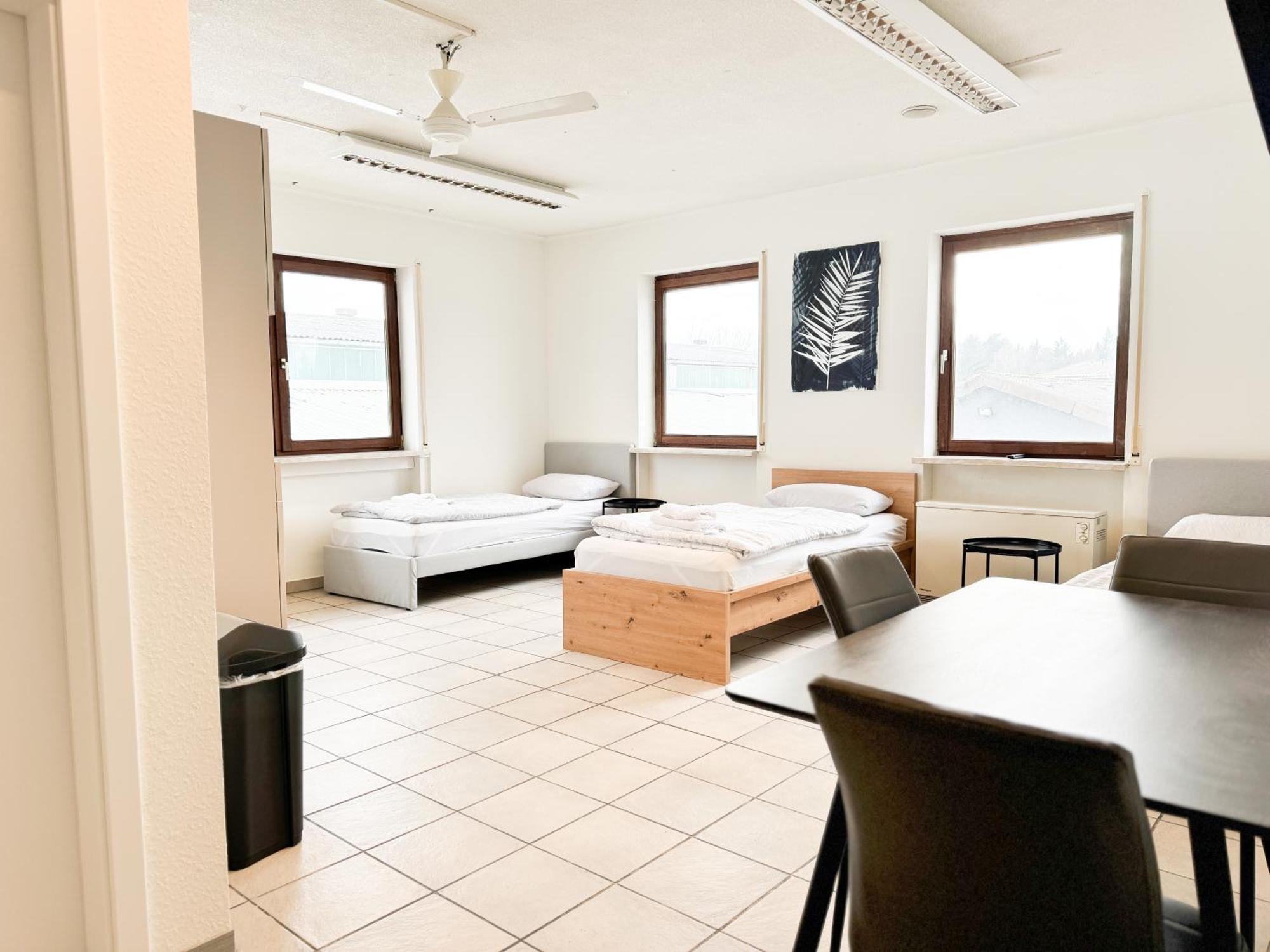 Modern Living Studios Karlsbad Ngoại thất bức ảnh