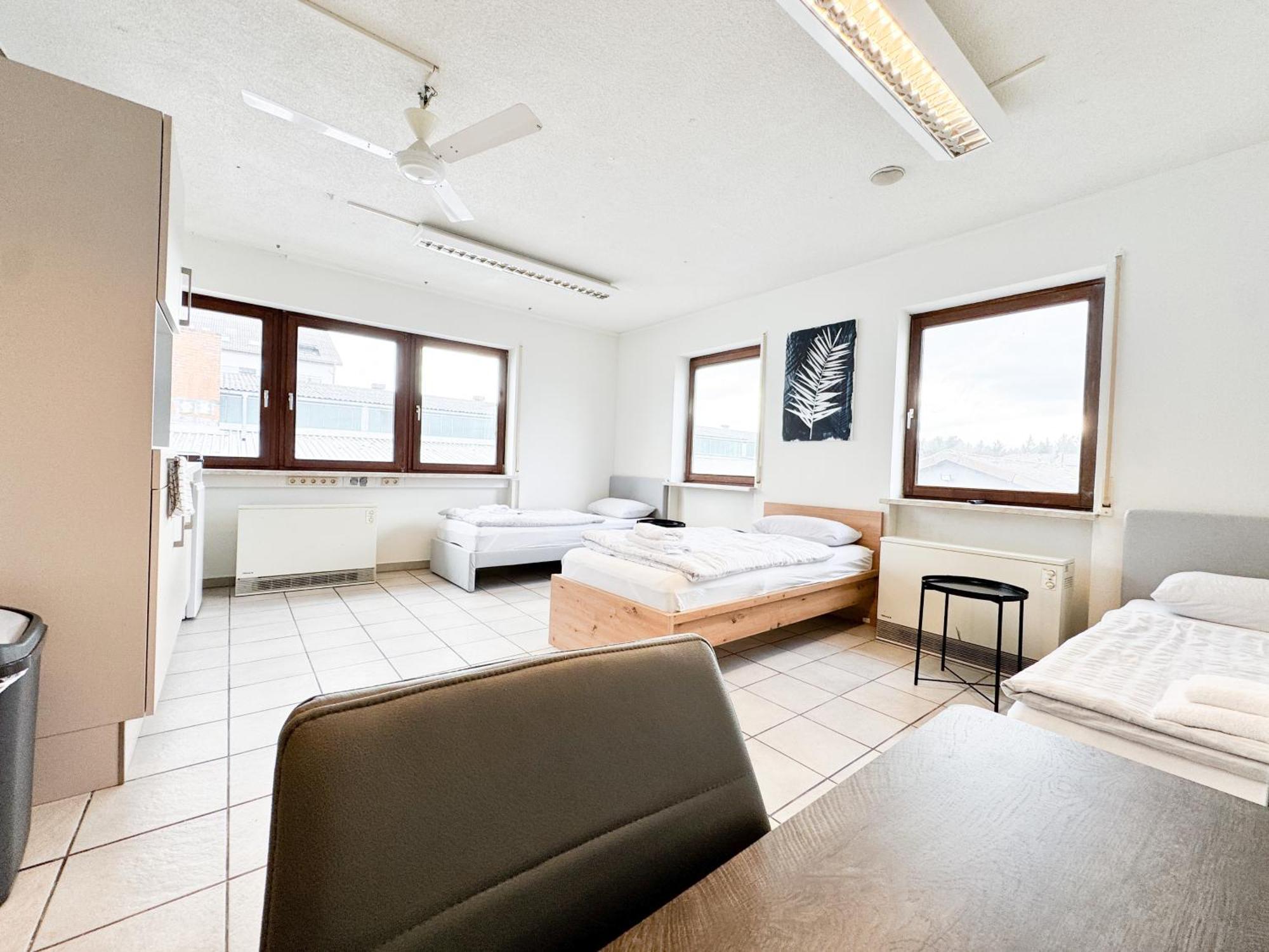 Modern Living Studios Karlsbad Ngoại thất bức ảnh